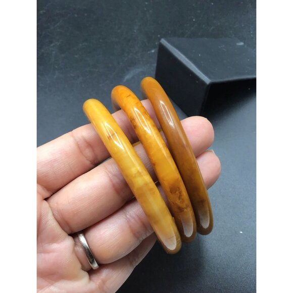 Bakelite Bangles Ombre Swirls Set of 3 Yellow Color Round Edges Retro Bracelets - Picture 4 of 7
